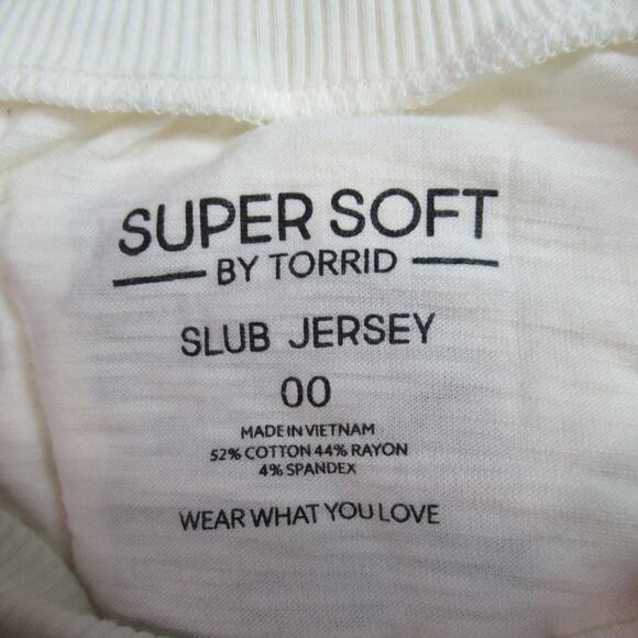 Super Soft by Torrid Top Women Size 00 Beige Black Knit Skull Pullover Goth Punk - Picture 2 of 7